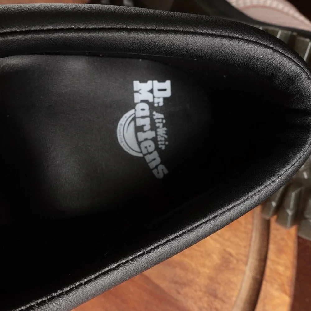 Dr. Martens Oxfords Womens SZ 10 M9 Taupe 8053 Quad Leather Platform Shoe Preppy